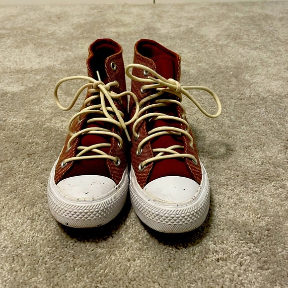 Converse Shoes - I’m selling them because they don’t fit me anymore+ just not my style!